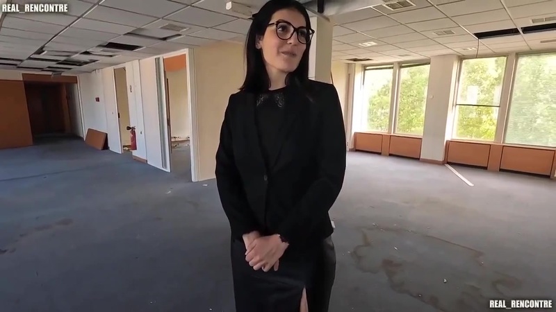 Real Rencontre – Realtor Fucked in Anal by Fake Clients Video Leaked